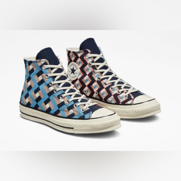 Classic Converse High Tops Unisex - Picture 3 of 7